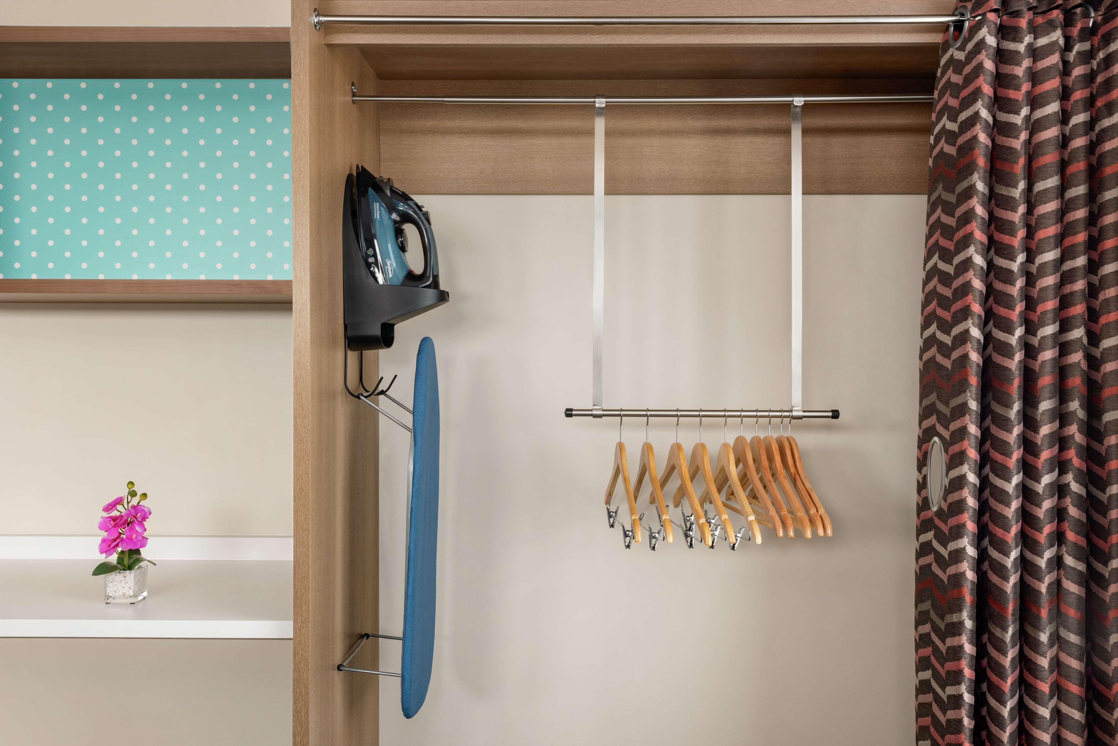 Home2 Suites By Hilton Бисмарк Екстериор снимка